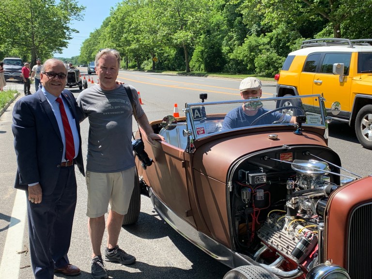 Assemblyman D’Urso attends Cow Neck Peninsula Historical Society car show