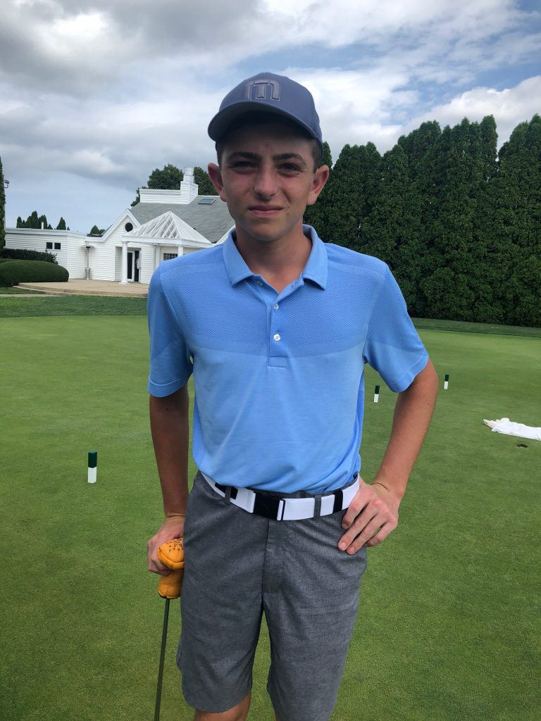 Roslyn’s Alex Freeman putts into 2020 Guinness Book of World Records Roslyn’s Alex Freeman putts into 2020 Guinness Book of World Records