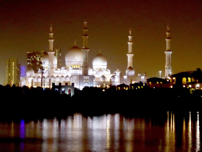 Going Places: Global scavenger hunt, Leg 5: Discovering Abu Dhabi