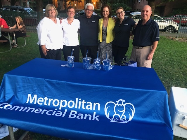 Metropolitan Commercial Bank sponsors summer concert in Great Neck Plaza Metropolitan Commercial Bank sponsors summer concert in Great Neck Plaza