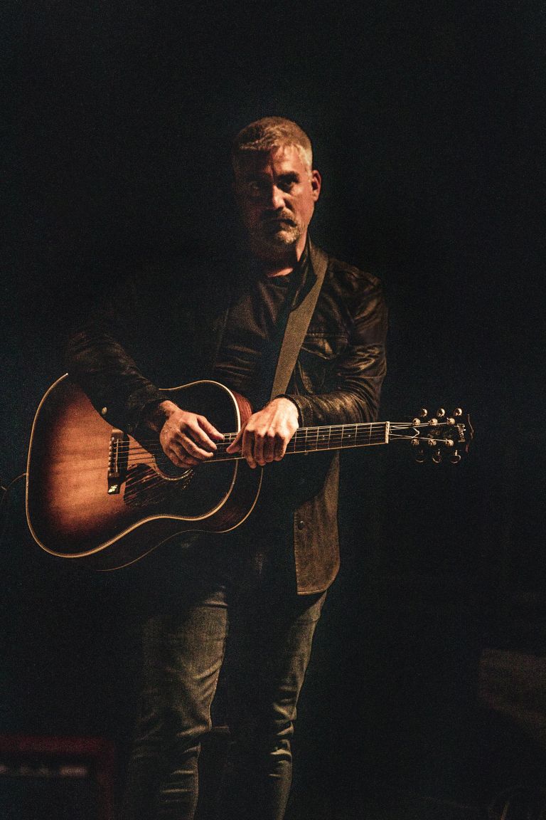 Taylor Hicks travels a distance