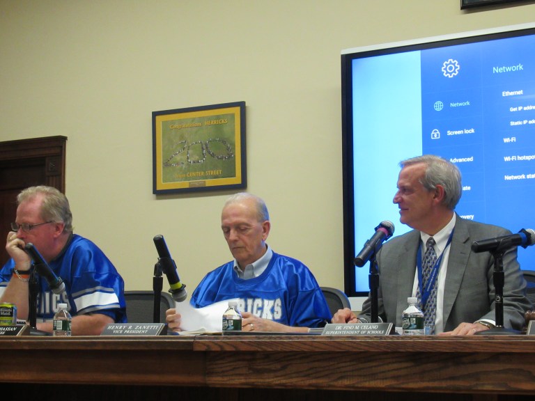 Herricks school board, union ratify new contract