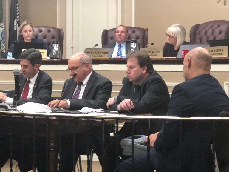 North Hempstead plans to sue FAA North Hempstead plans to sue FAA