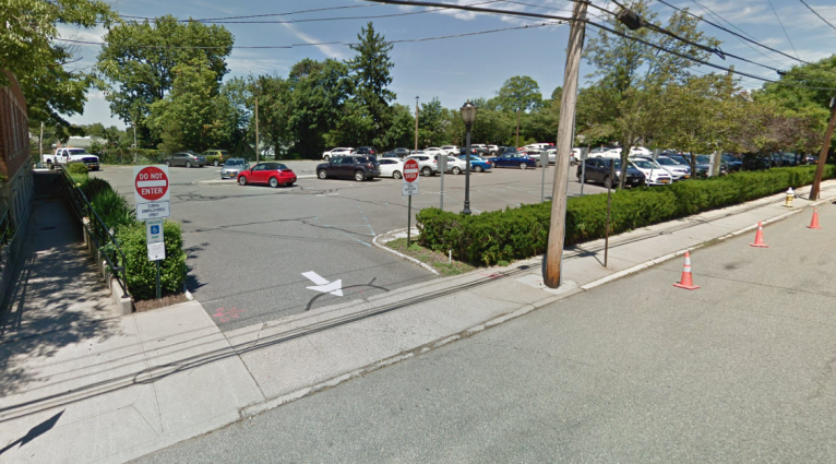 Council may OK parking in town lot on weekends