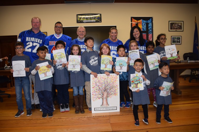 Center Street School thanks board of education members