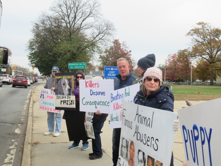 Protest held over upcoming court date for Mineola couple accused of animal cruelty