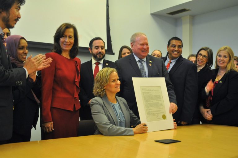 County Executive Curran signs ban on the sale of flavored e-cigarettes and vaping products in Nassau County