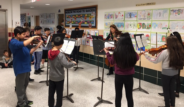 Harbor Hill Holiday Carolers 