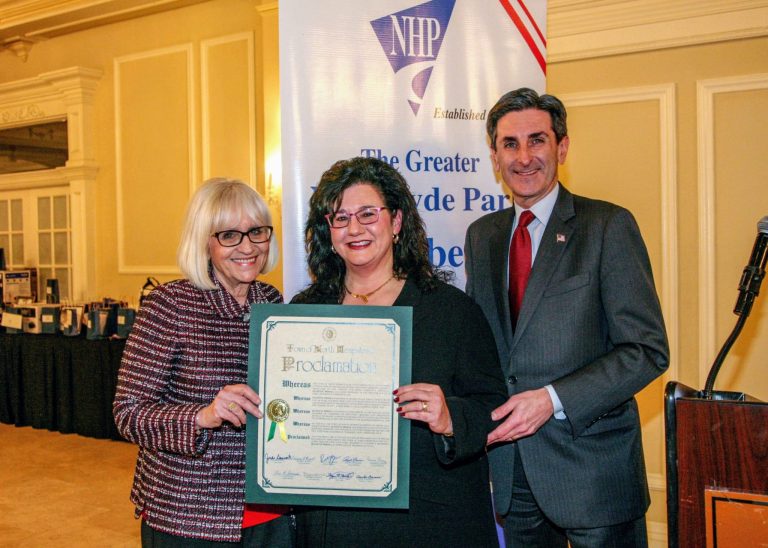 Supervisor Bosworth Installs New Hyde Park Chamber Executive Board Supervisor Bosworth Installs New Hyde Park Chamber Executive Board