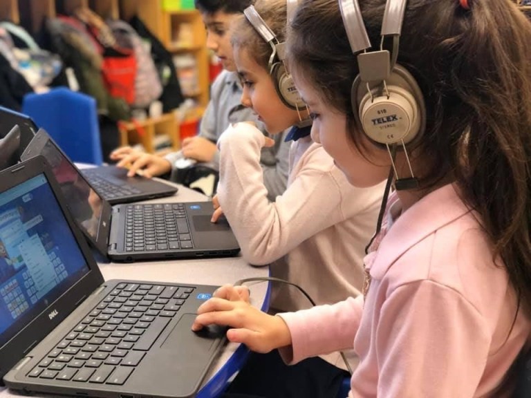 Building language confidence through technology Building language confidence through technology