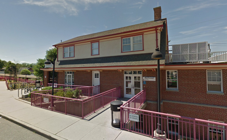 Teenager injured in Manhasset LIRR slashing Teenager injured in Manhasset LIRR slashing