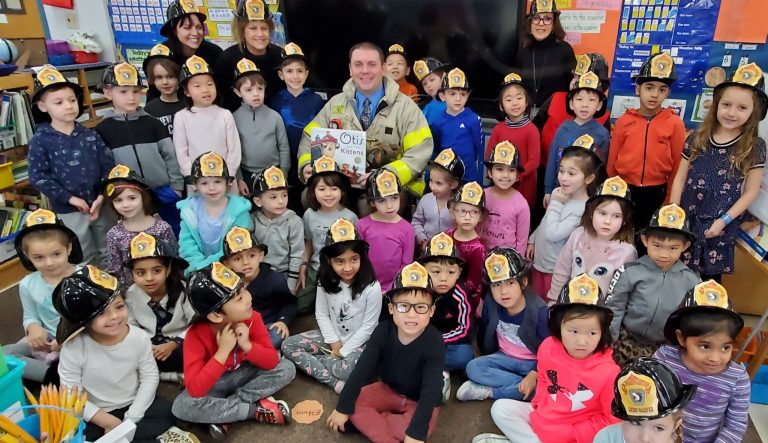 Guess who’s coming to read in Manhasset? Guess who’s coming to read in Manhasset?