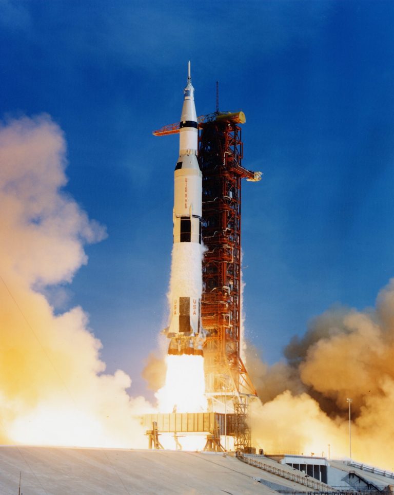 Floral Park resident who worked on Apollo 11 dies