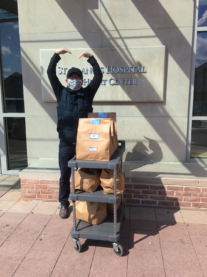 NYIT med students send meals to healthcare workers