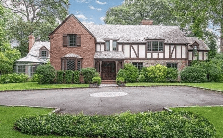 Mullin sells Manhasset home Mullin sells Manhasset home