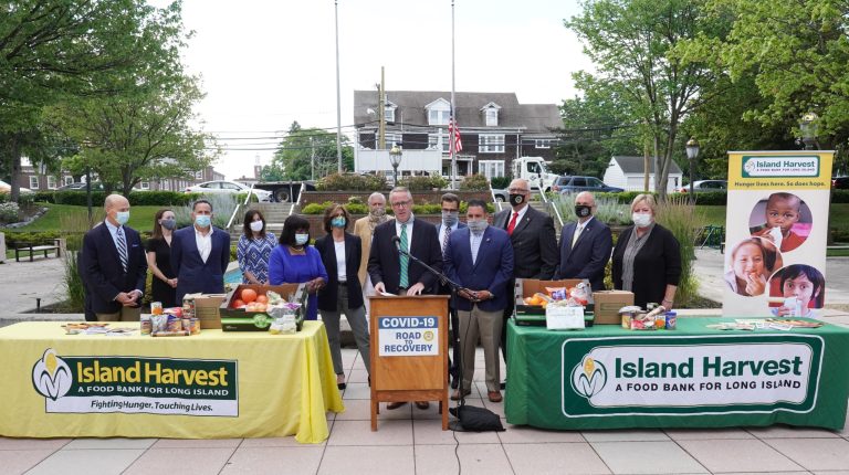 Hempstead announces $2.1M in grant funding for Island Harvest due to COVID-19 Hempstead announces $2.1M in grant funding for Island Harvest due to COVID-19