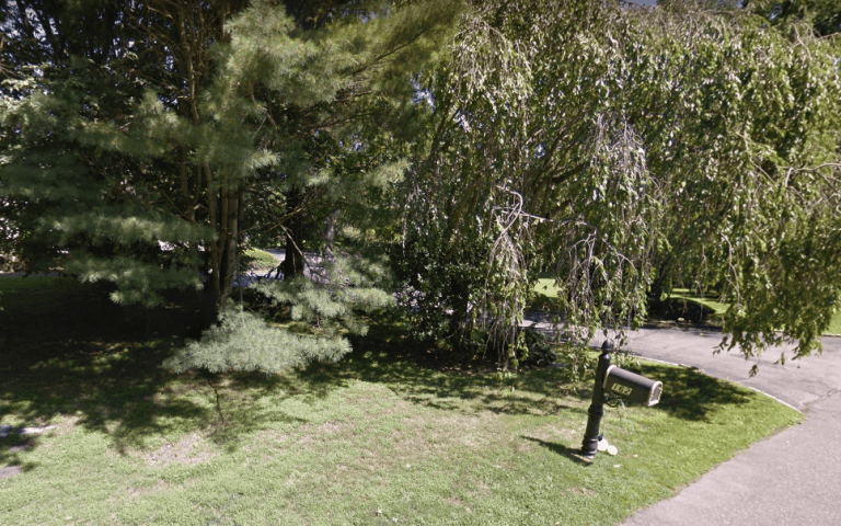 Man rescued from 25-foot pit in Glen Head Man rescued from 25-foot pit in Glen Head