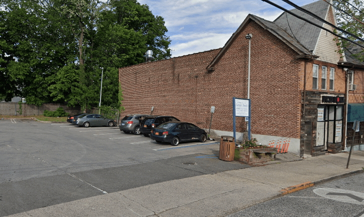 Public pocket park potentially on the horizon for Middle Neck Road eatery