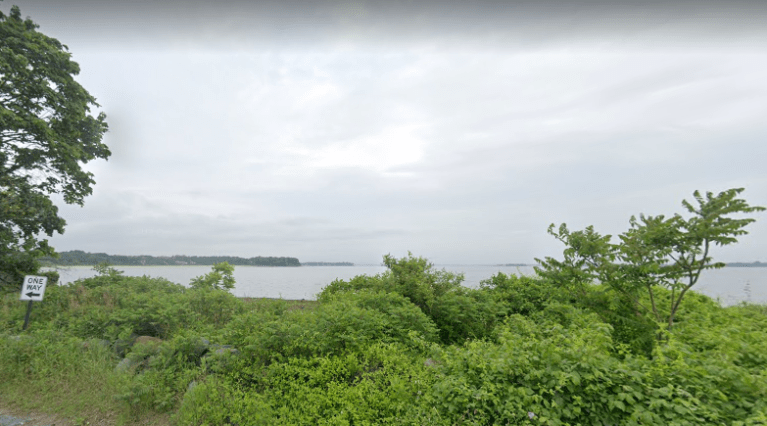 Officers rescue 10 from sinking vessel in Sands Point Officers rescue 10 from sinking vessel in Sands Point