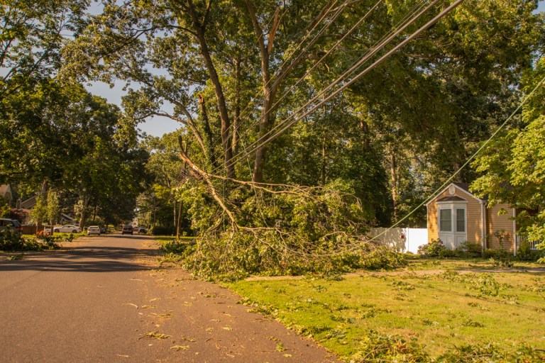 Cuomo calls for investigation into PSEG storm response as residents remain without power