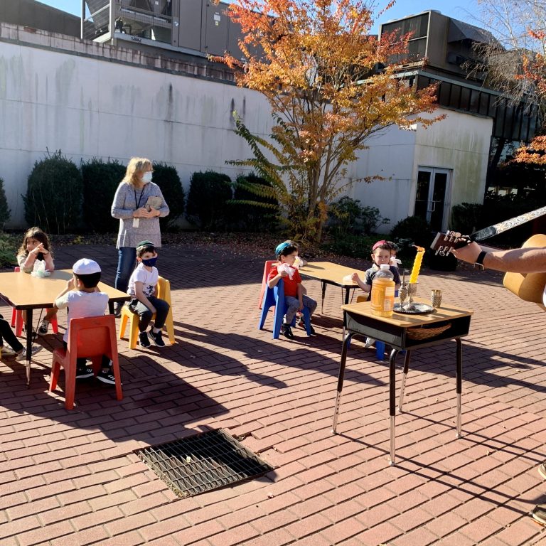 Local synagogue preschool continues to learn outdoors in November Local synagogue preschool continues to learn outdoors in November