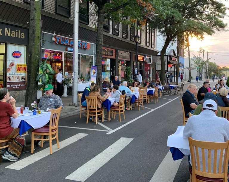 Town approves law to extend outdoor seating Town approves law to extend outdoor seating