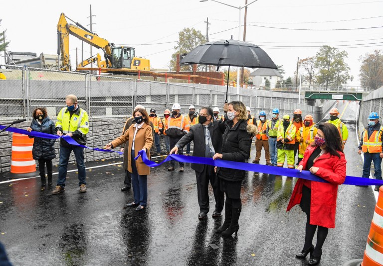 Willis Avenue closes for LIRR underpass construction Willis Avenue closes for LIRR underpass construction