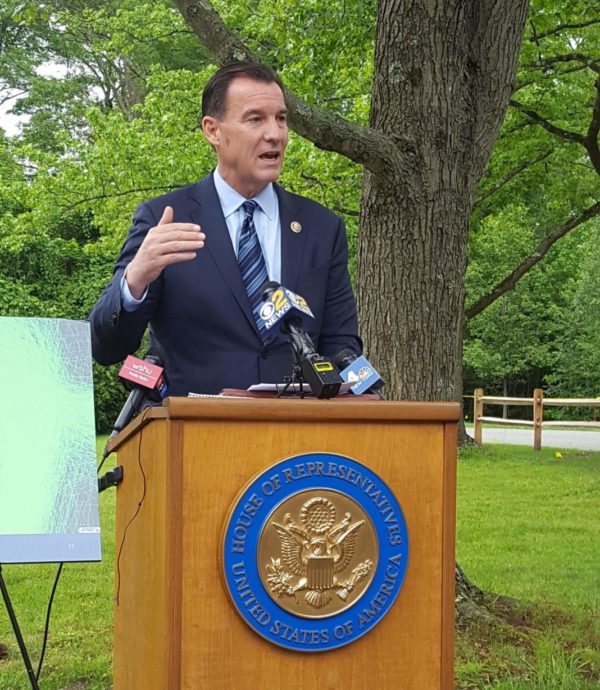 Suozzi aids in providing federal arts grant for Great Neck non-profit organization