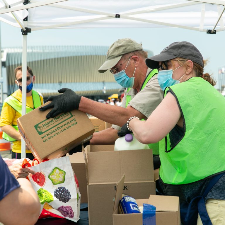 Island Harvest Food Bank, L.I.’s Elected officials to host bi-county, bipartisan food drive