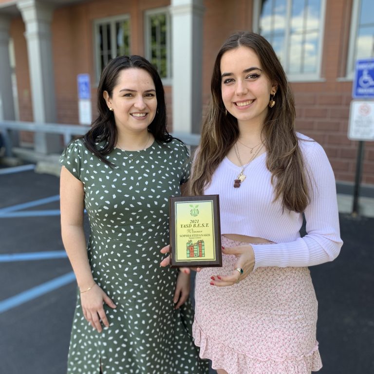 Manhasset Library teen volunteer recognized for community service