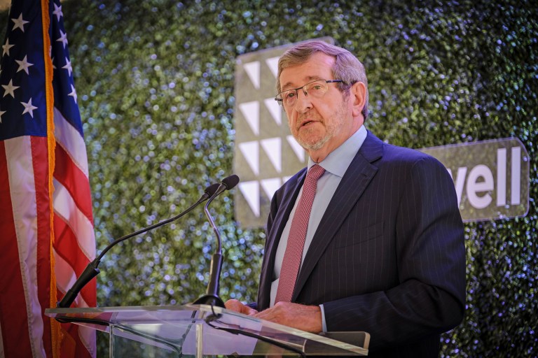 Northwell’s Michael Dowling named a Glassdoor Top CEO in 2021 Northwell’s Michael Dowling named a Glassdoor Top CEO in 2021