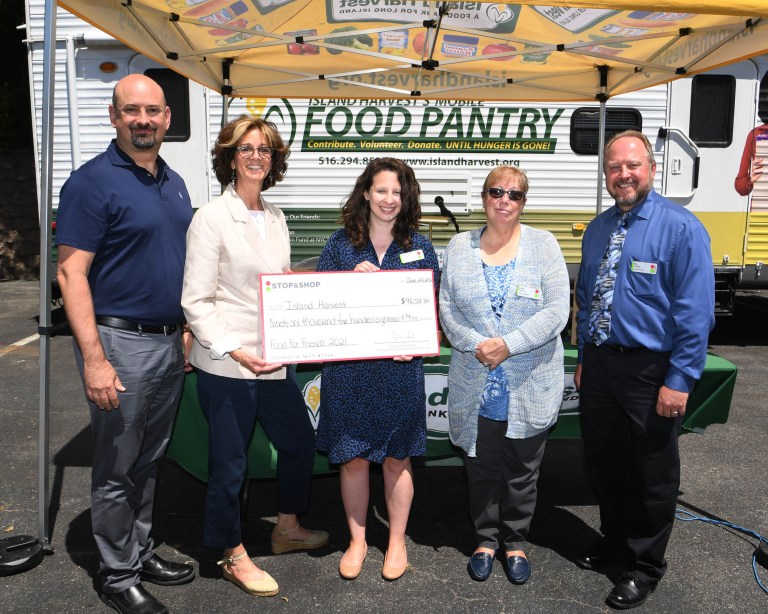 Island Harvest receives $96,500 from Stop & Shop’s Food for Friends Campaign