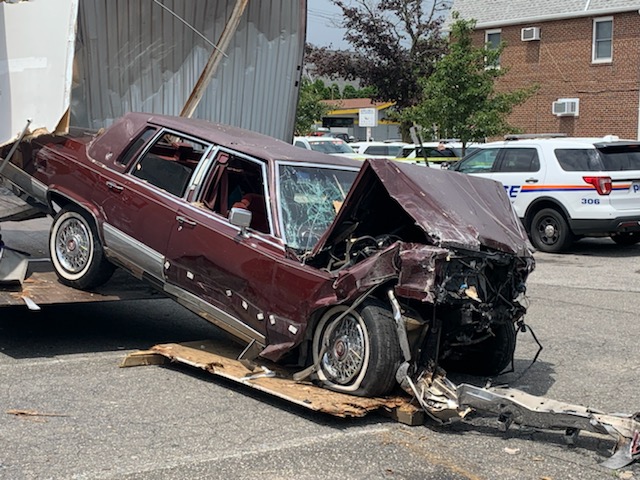 Driver dies when car crashes into Williston Park home