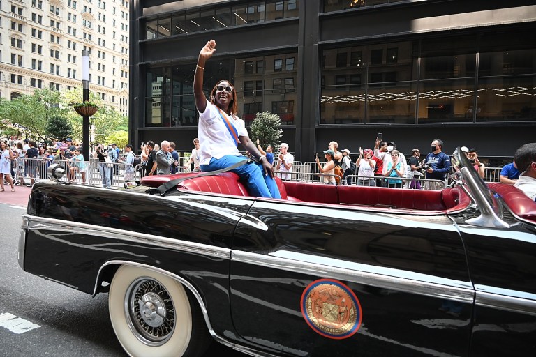 Port nurse Sandra Lindsay leads ticker-tape parade honoring healthcare workers