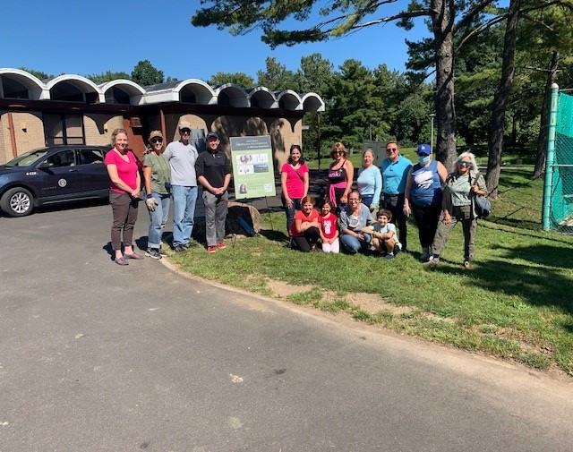 Council Member Lurvey hosts community clean-up with Temple Beth-El of Great Neck