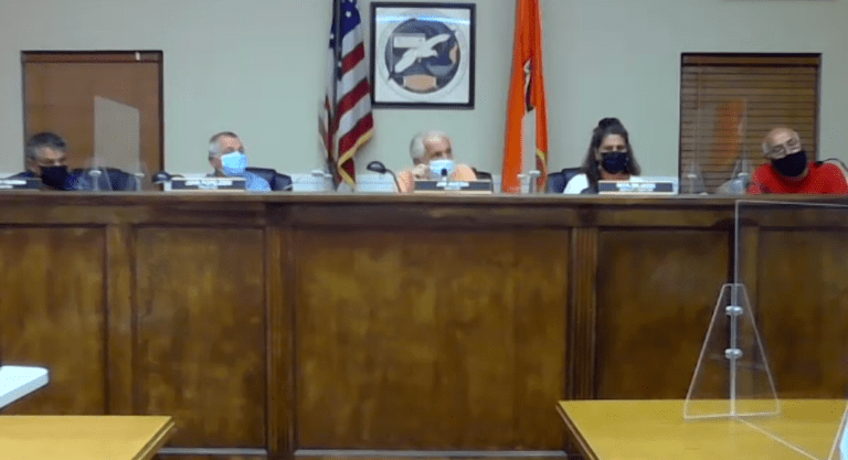Manorhaven trustees seeking building moratorium Manorhaven trustees seeking building moratorium