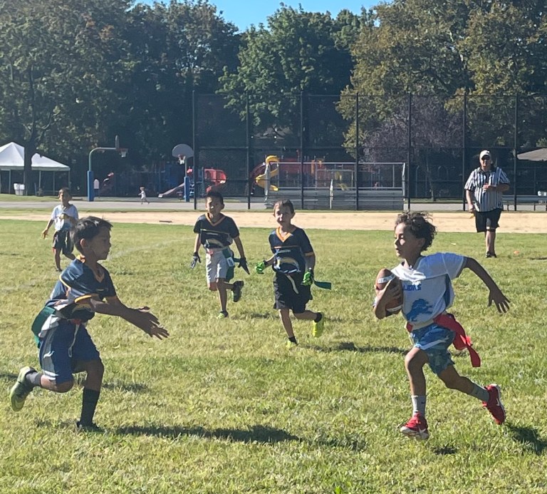 Roslyn Flag Football League returns after COVID delay