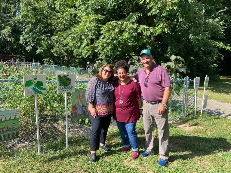 Council Member Dalimonte, state Assemblywoman Sillitti visit local community organization Plant A Row for the Hungry