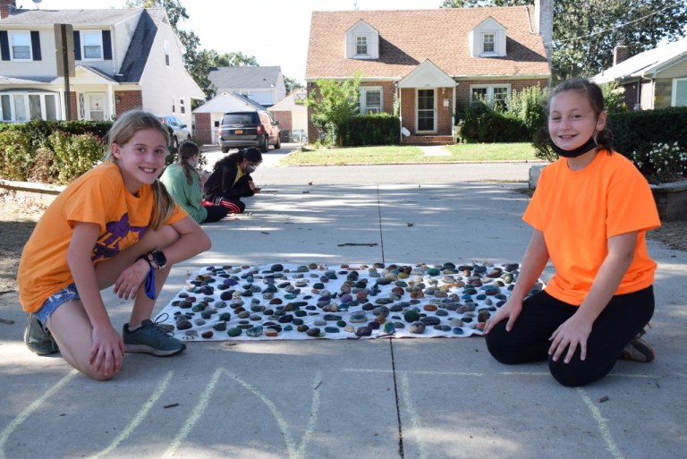 Mineola Middle School students take stand against bullying