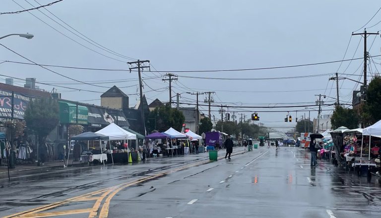 Mother Nature steps in, rains on Mineola Street Fair Mother Nature steps in, rains on Mineola Street Fair