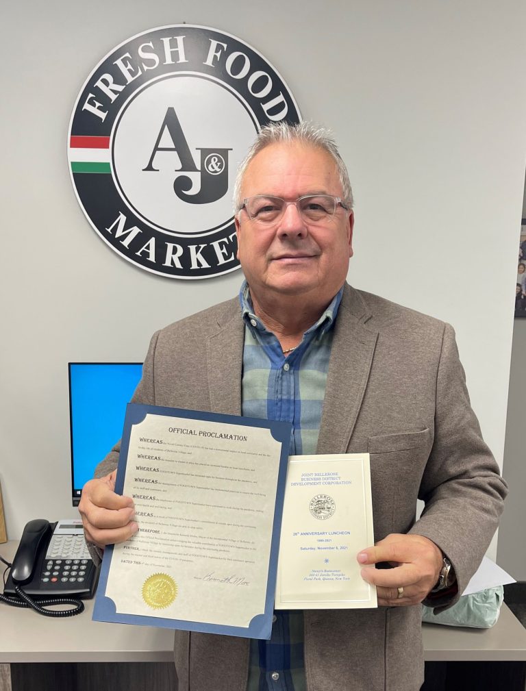 A & J  Foodtown of Bellerose recognized for outstanding service during pandemic