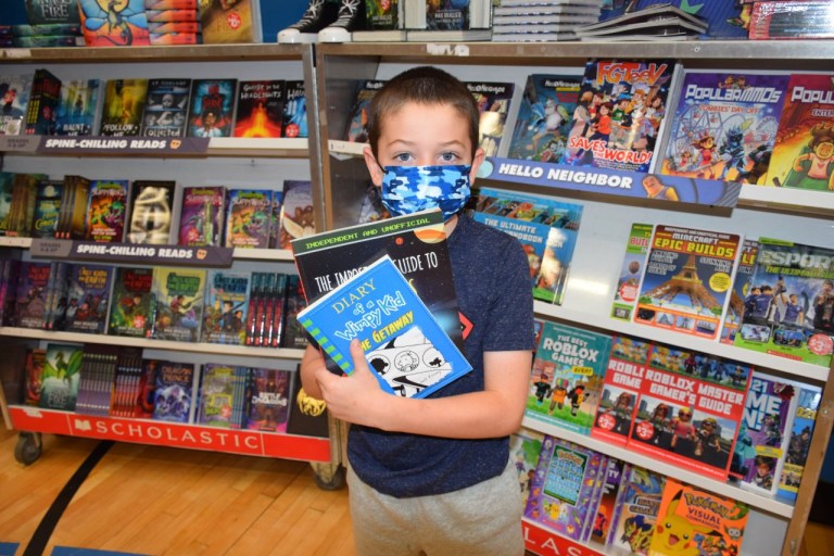 Floral Park-Bellerose School hosts book fair