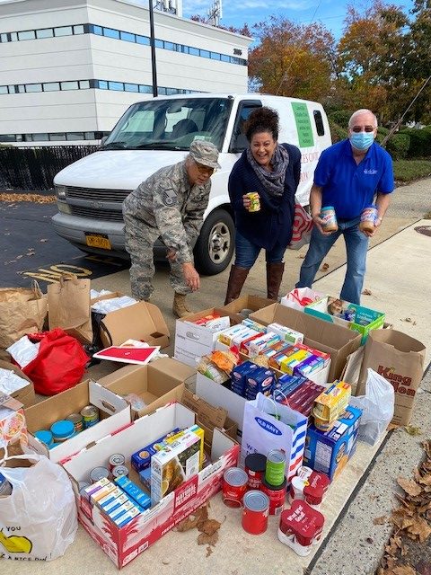 Lakeville Civic Association drive aids hungry, vets