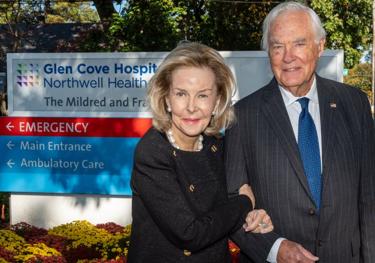 Colgate family donates $1 million toward purchase of Glen Cove Hospital’s first MRI Colgate family donates $1 million toward purchase of Glen Cove Hospital’s first MRI