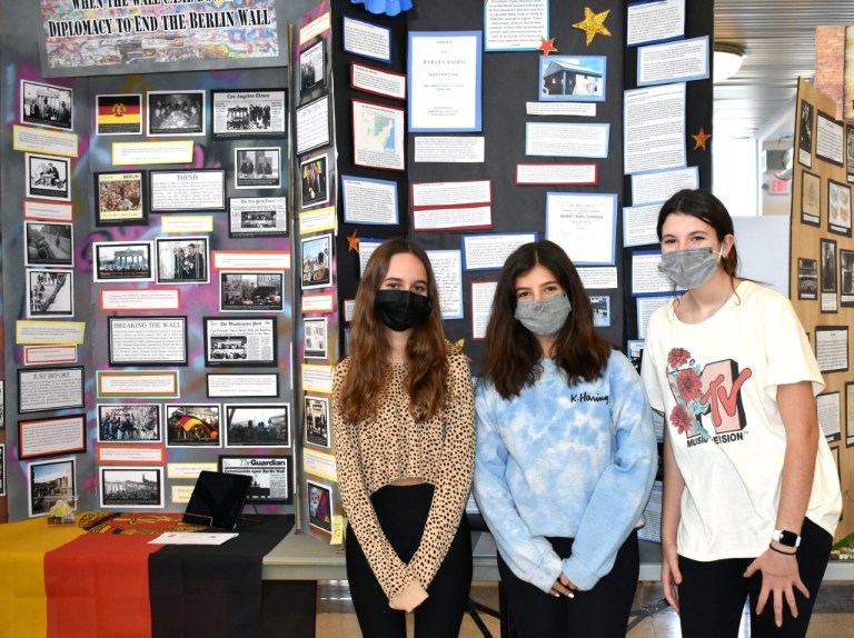 History Day at North Shore Middle School History Day at North Shore Middle School