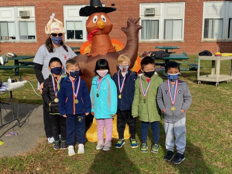Turkey trot and food drive held at Manor Oaks School Turkey trot and food drive held at Manor Oaks School