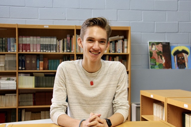 Roslyn senior wins state student playwriting competition Roslyn senior wins state student playwriting competition