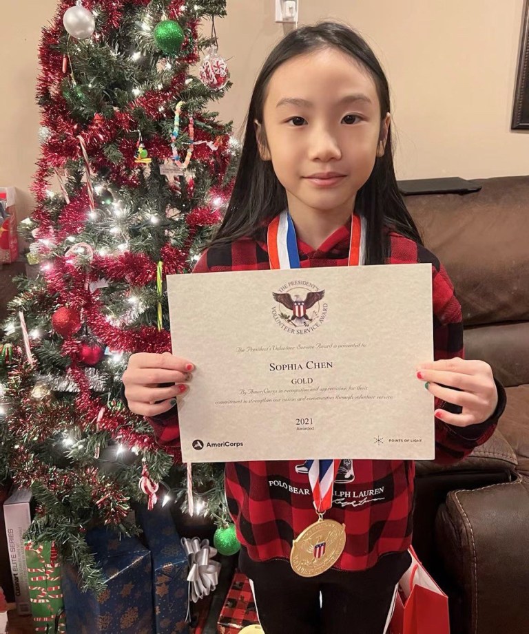 Herricks student earns award for volunteering Herricks student earns award for volunteering