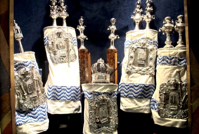 Temple program on the Holocaust Torah Scrolls