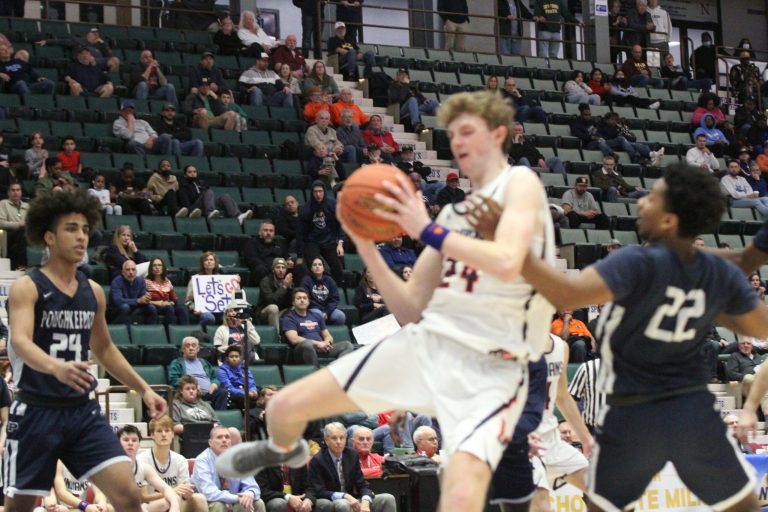 Manhasset boys basketball team wins first state title since 1986